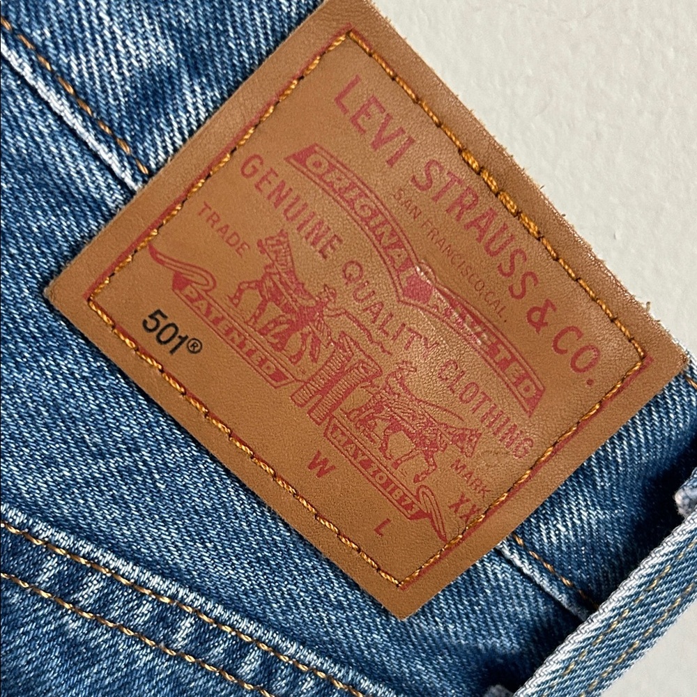 Levi's 501 Original Premium Denim Cotton Distressed Cut-Off Blue Jean Shorts - Picture 9 of 11